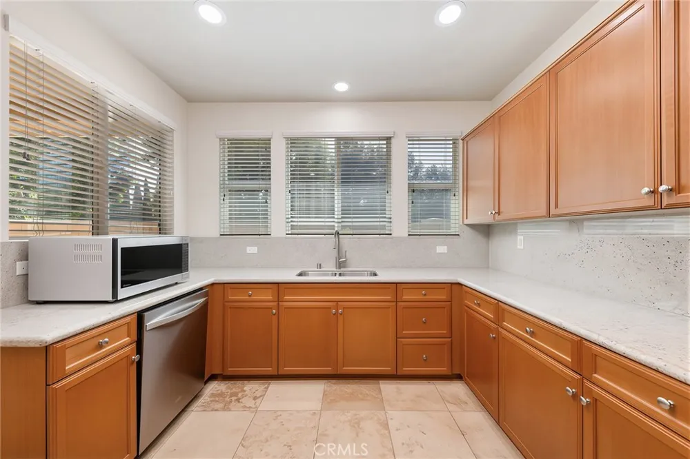 7271 Enclave dr Eastvale, CA 92880