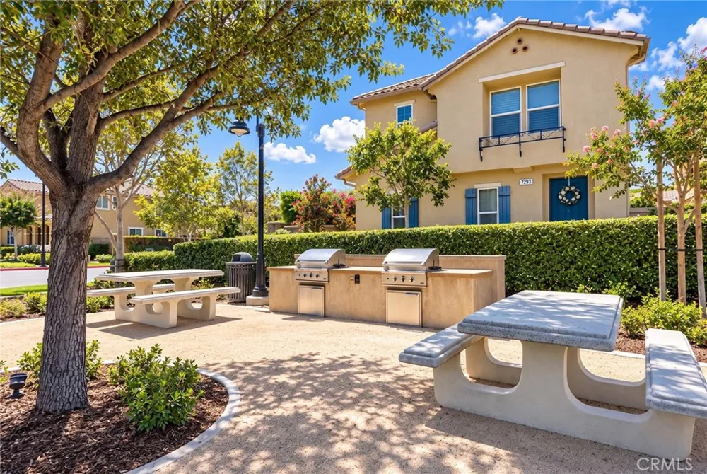 7271 Enclave dr Eastvale, CA 92880