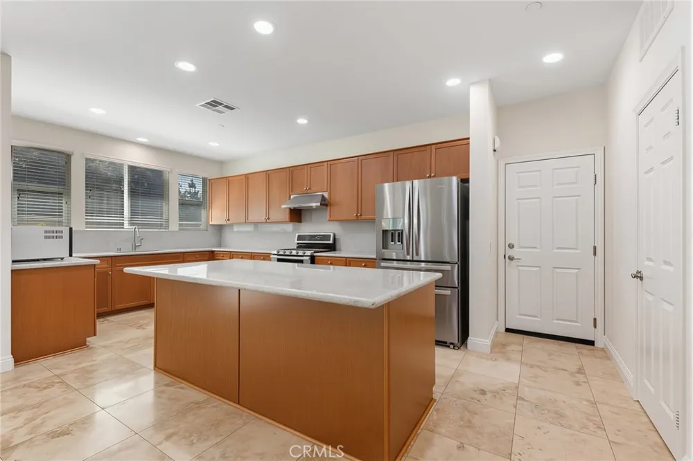 7271 Enclave dr Eastvale, CA 92880
