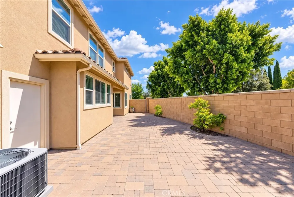 7271 Enclave dr Eastvale, CA 92880