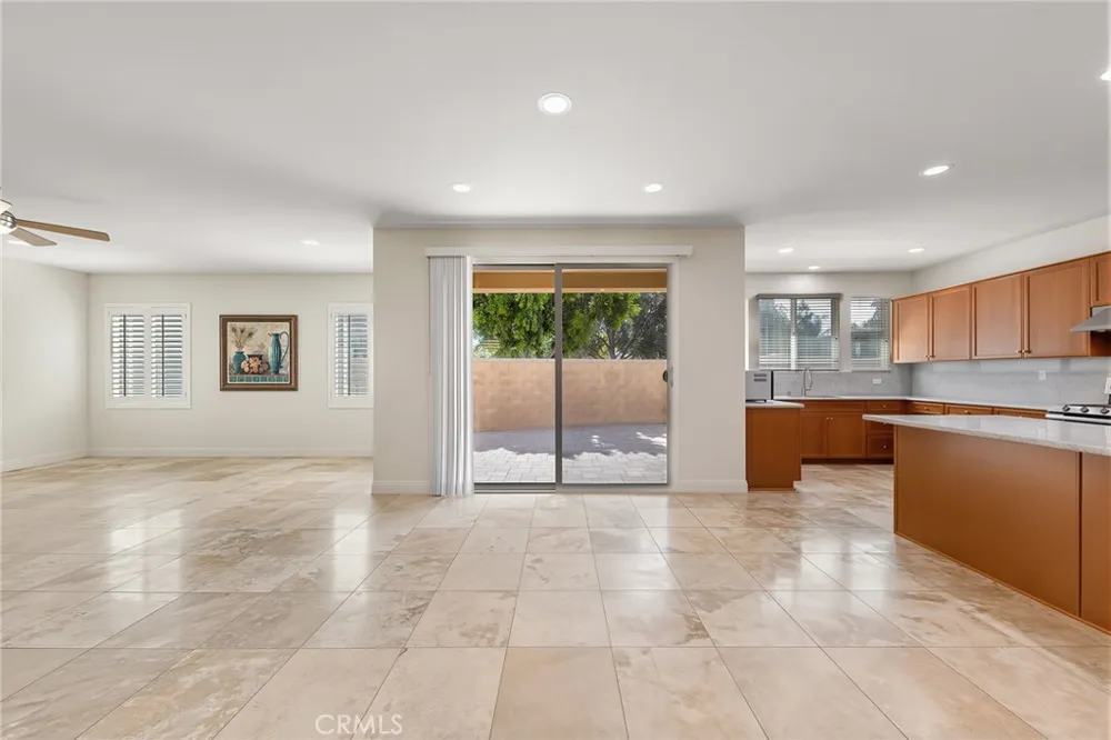 7271 Enclave dr Eastvale, CA 92880