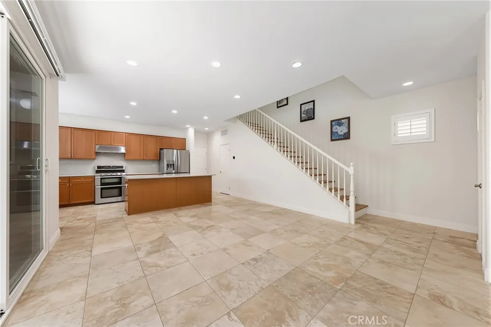 7271 Enclave dr Eastvale, CA 92880