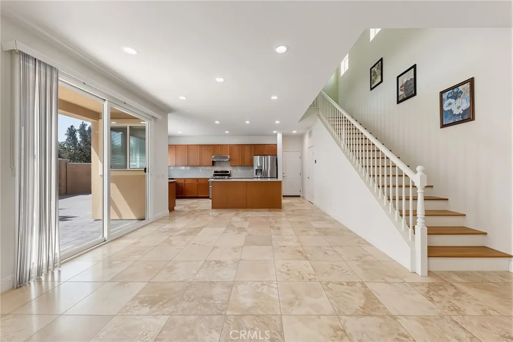 7271 Enclave dr Eastvale, CA 92880
