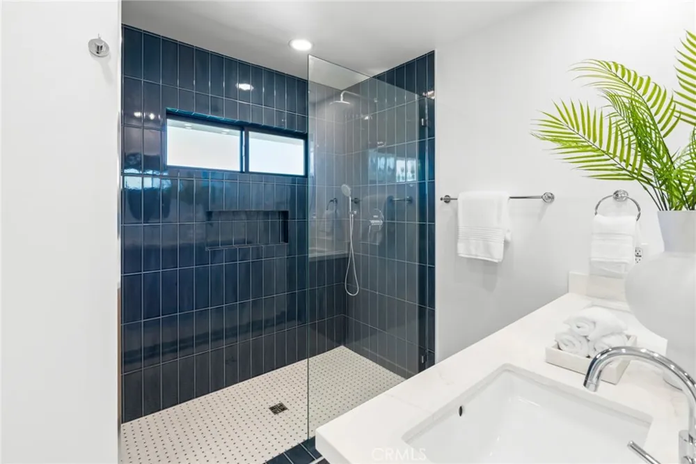 699 Wendt Terrace Laguna Beach, CA 92651