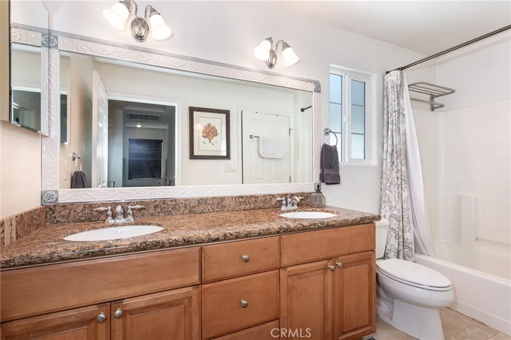 8425 Burnet Avenue #6 North Hills, CA 91343