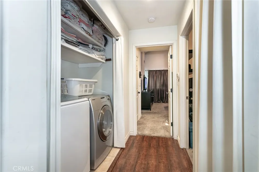 8425 Burnet Avenue #6 North Hills, CA 91343