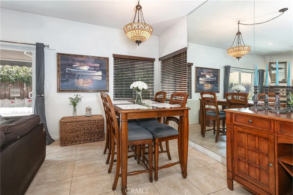 8425 Burnet Avenue #6 North Hills, CA 91343