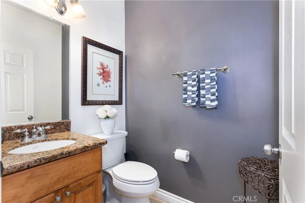 8425 Burnet Avenue #6 North Hills, CA 91343
