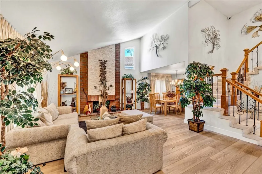 24782 Rochelle Lane Lake Forest, CA 92630