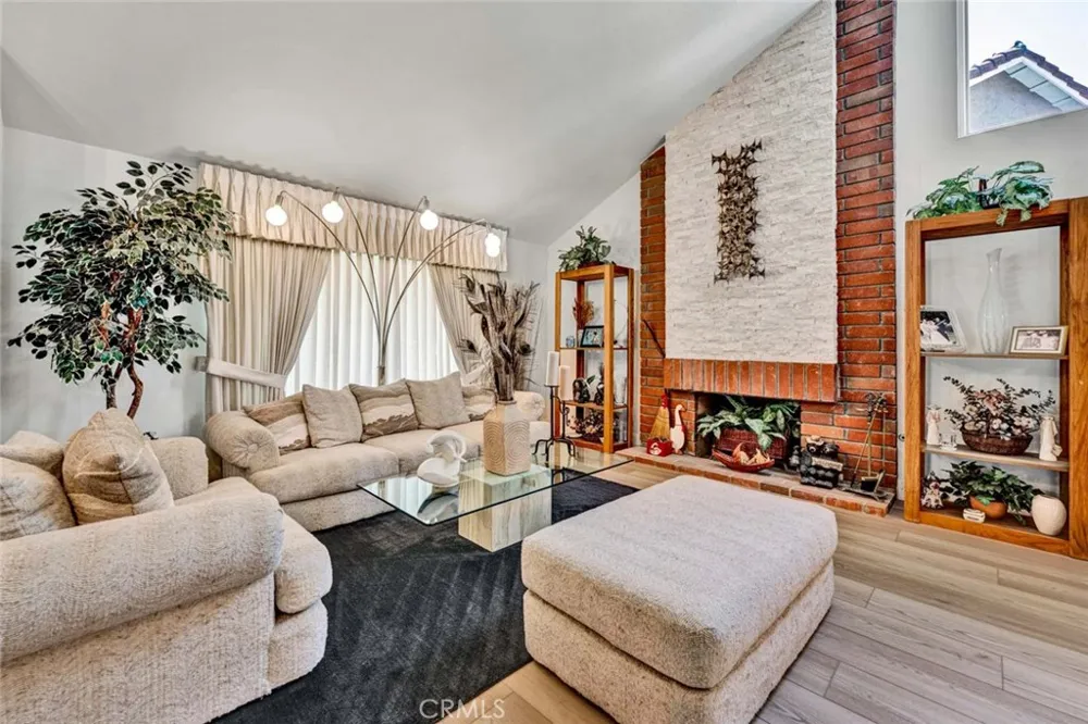24782 Rochelle Lane Lake Forest, CA 92630