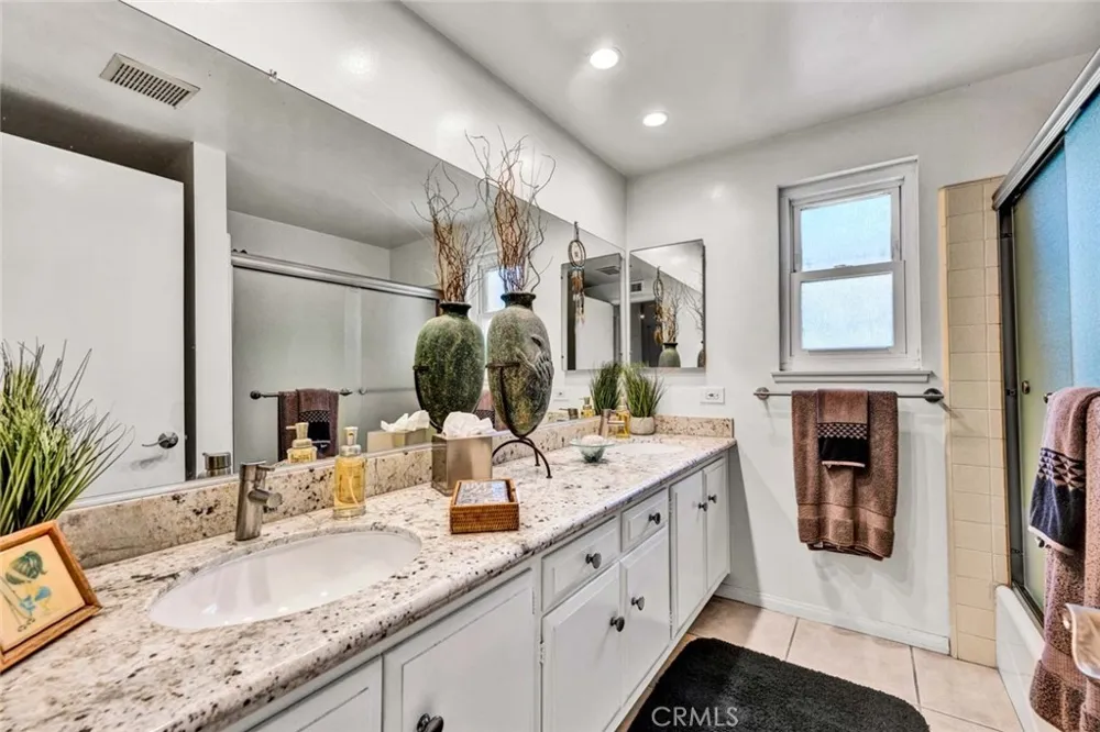 24782 Rochelle Lane Lake Forest, CA 92630