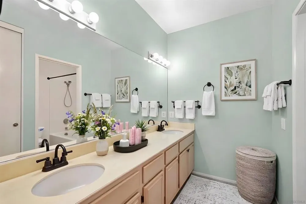 11454 Via Rancho San Diego #208 El Cajon, CA 92019