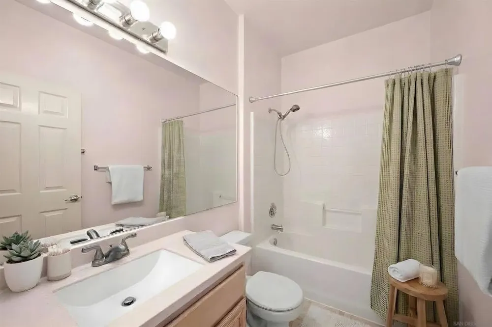 11454 Via Rancho San Diego #208 El Cajon, CA 92019