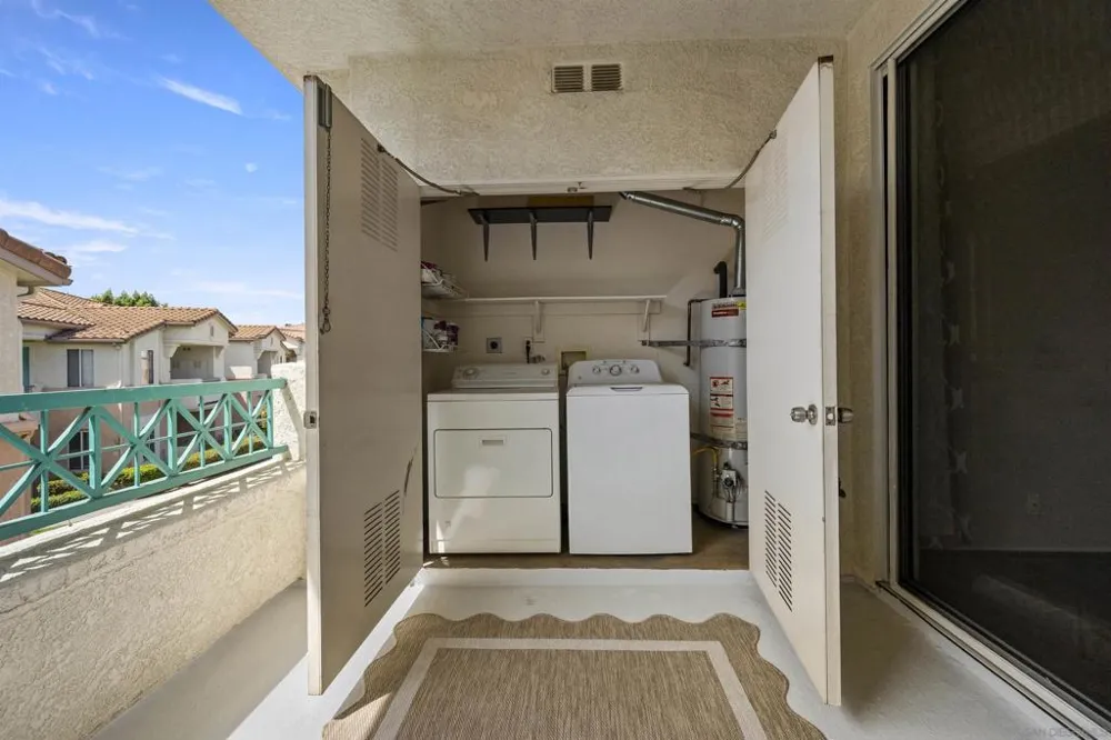 11454 Via Rancho San Diego #208 El Cajon, CA 92019