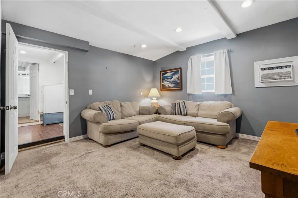 20812 Devonshire Chatsworth, CA 91311