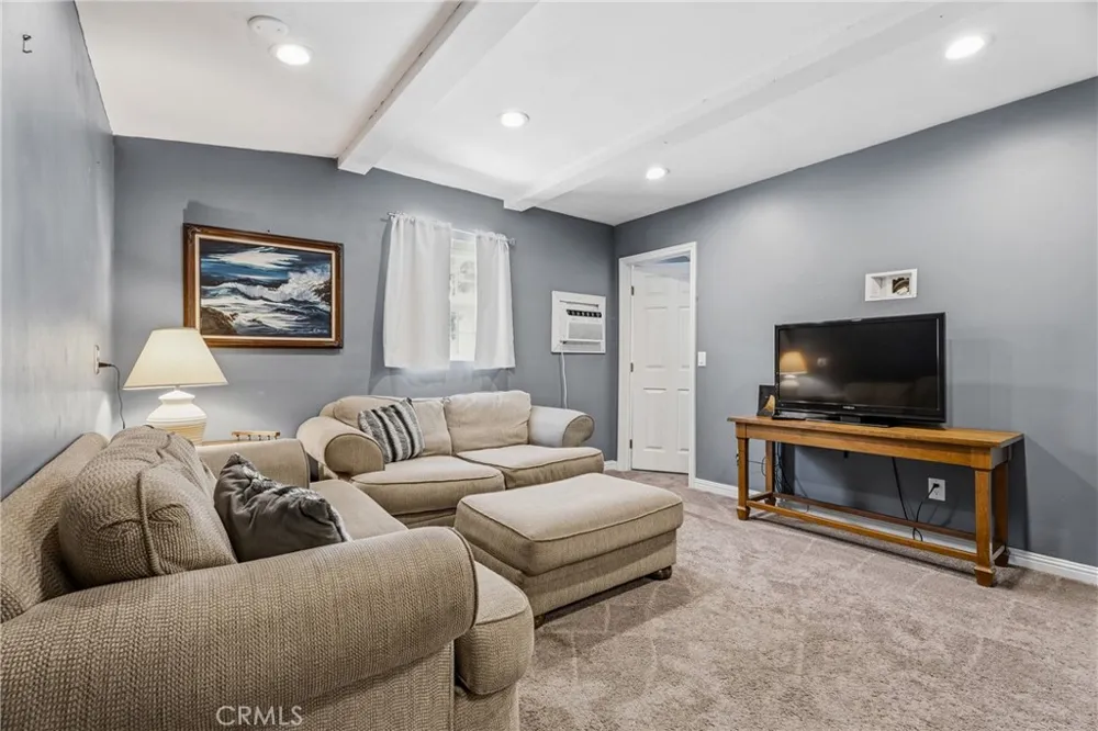 20812 Devonshire Chatsworth, CA 91311