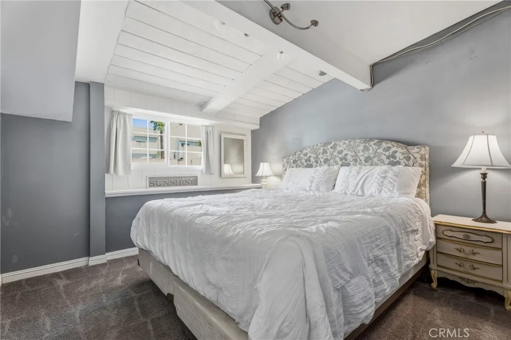 20812 Devonshire Chatsworth, CA 91311