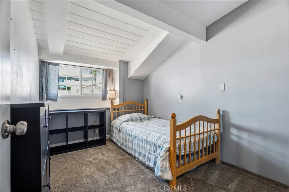20812 Devonshire Chatsworth, CA 91311