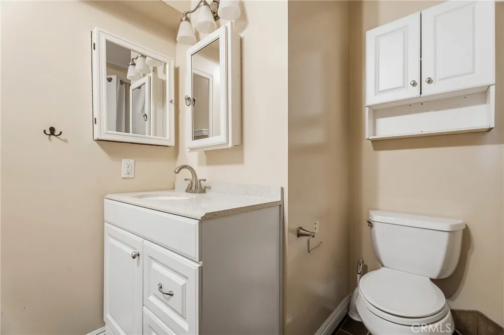 20812 Devonshire Chatsworth, CA 91311