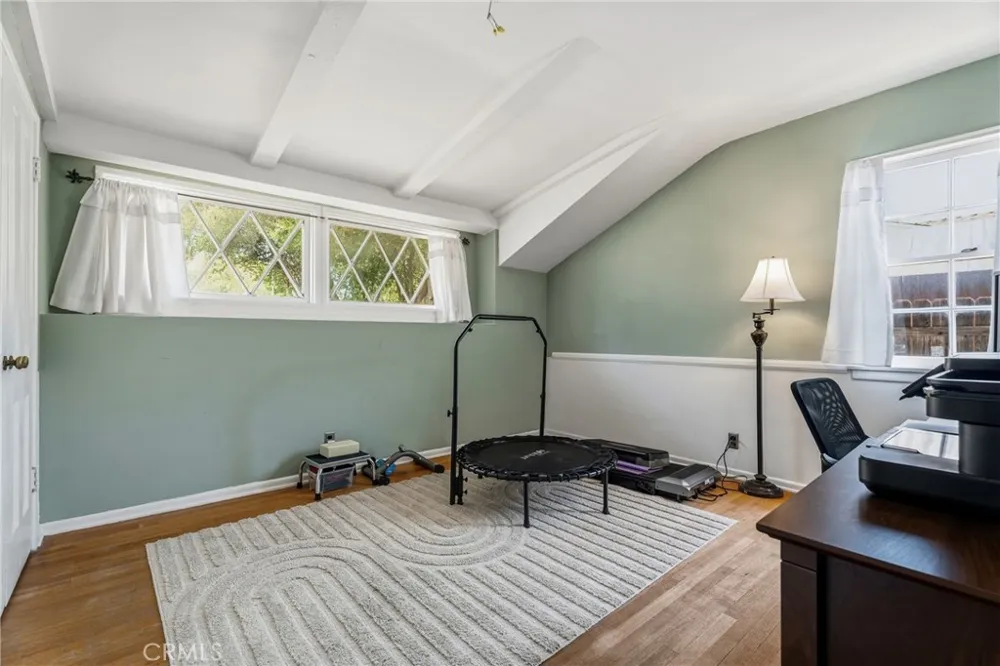 20812 Devonshire Chatsworth, CA 91311