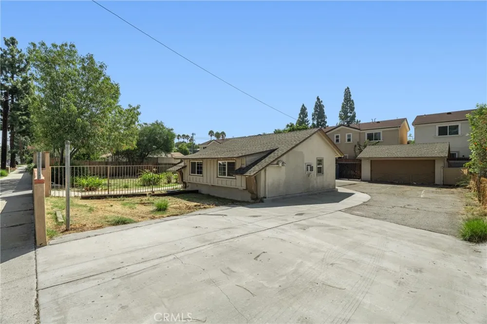20812 Devonshire Chatsworth, CA 91311