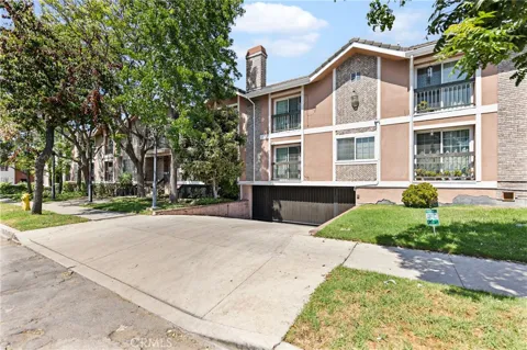 147 W Acacia #122