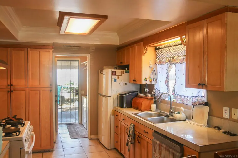 580 Kit Hemet, CA 92543