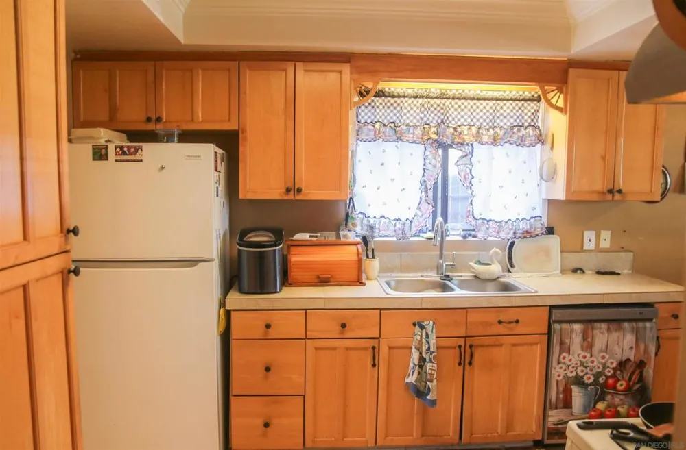 580 Kit Hemet, CA 92543