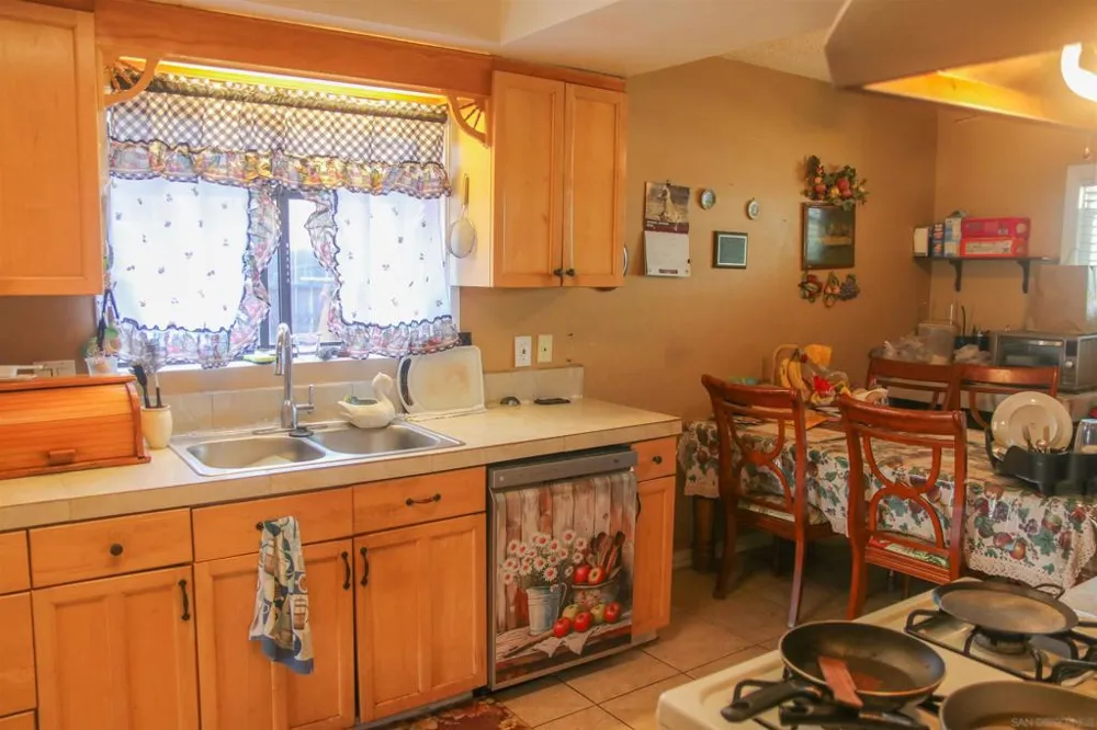 580 Kit Hemet, CA 92543