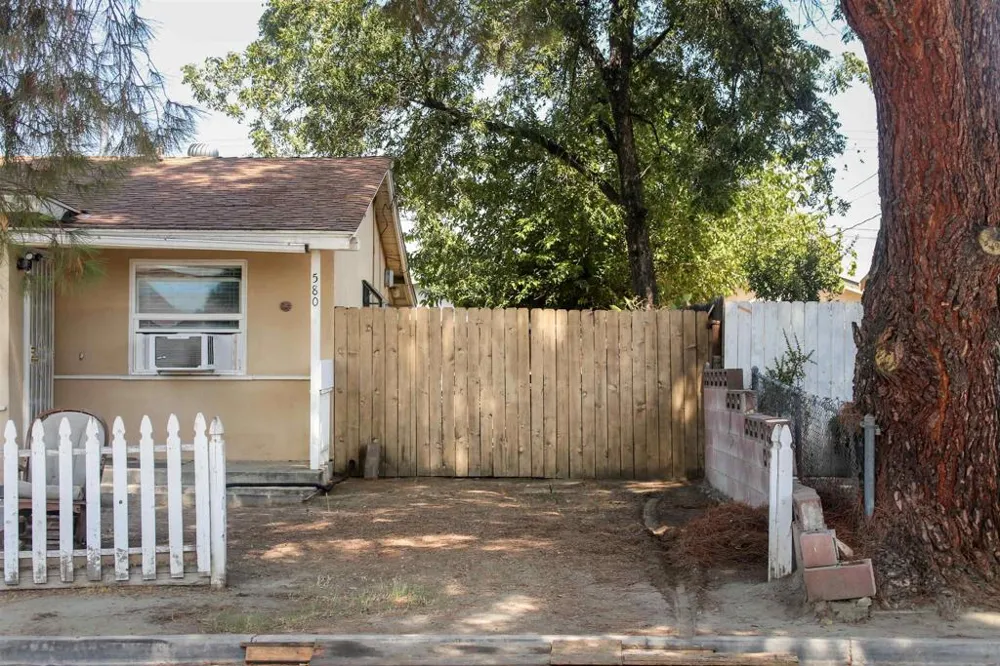 580 Kit Hemet, CA 92543