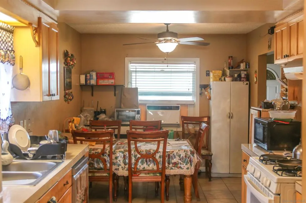 580 Kit Hemet, CA 92543