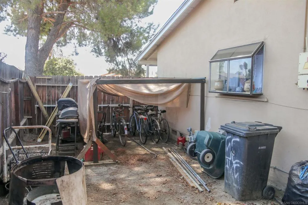 580 Kit Hemet, CA 92543