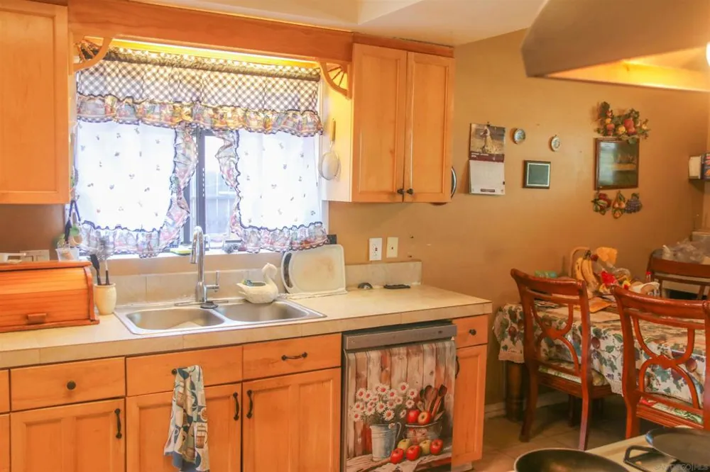 580 Kit Hemet, CA 92543