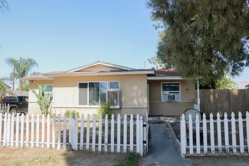 580 Kit Hemet, CA 92543