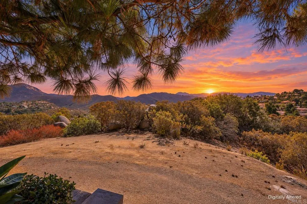 3129 Via Viejas Alpine, CA 91901
