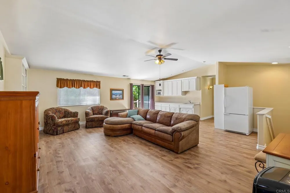 3129 Via Viejas Alpine, CA 91901