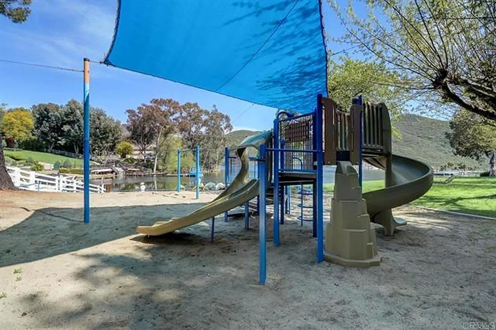 3129 Via Viejas Alpine, CA 91901