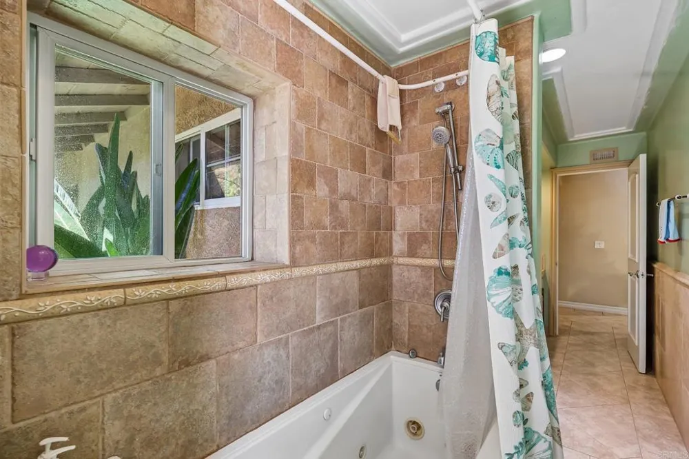 3129 Via Viejas Alpine, CA 91901