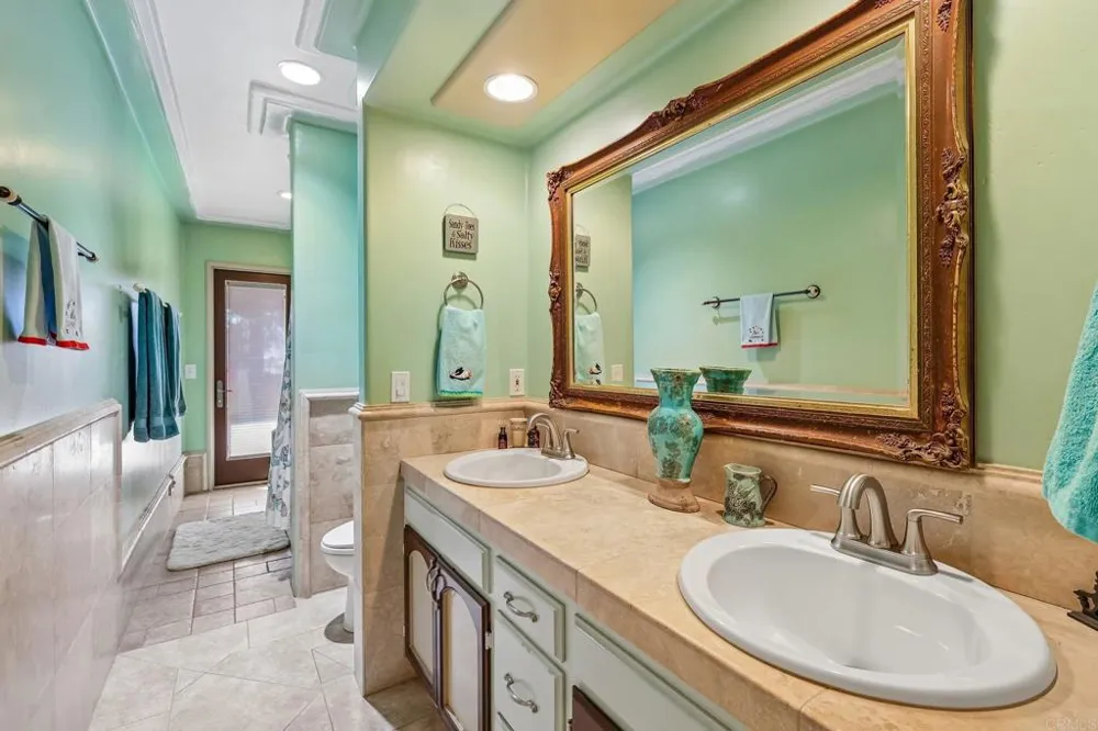 3129 Via Viejas Alpine, CA 91901