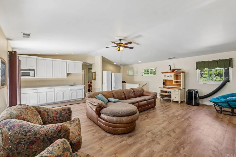 3129 Via Viejas Alpine, CA 91901