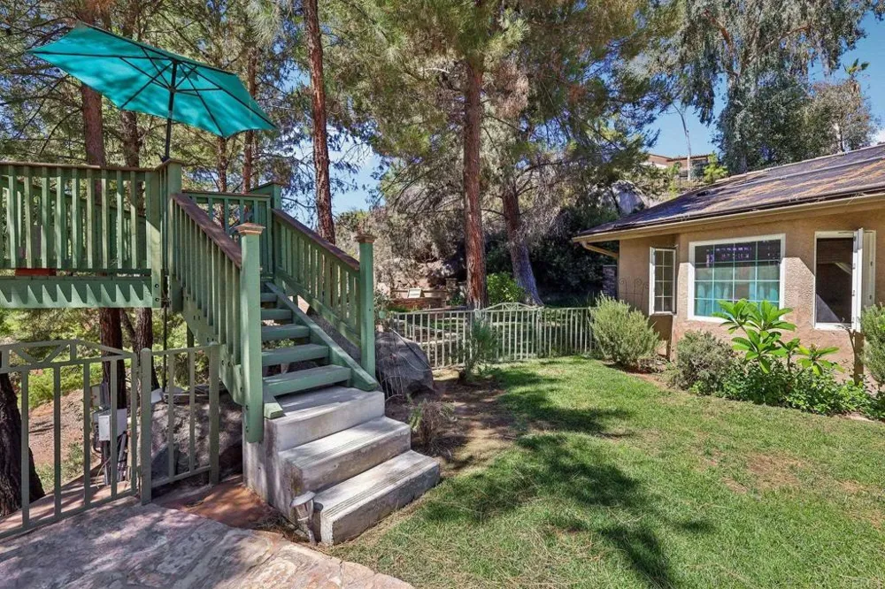 3129 Via Viejas Alpine, CA 91901
