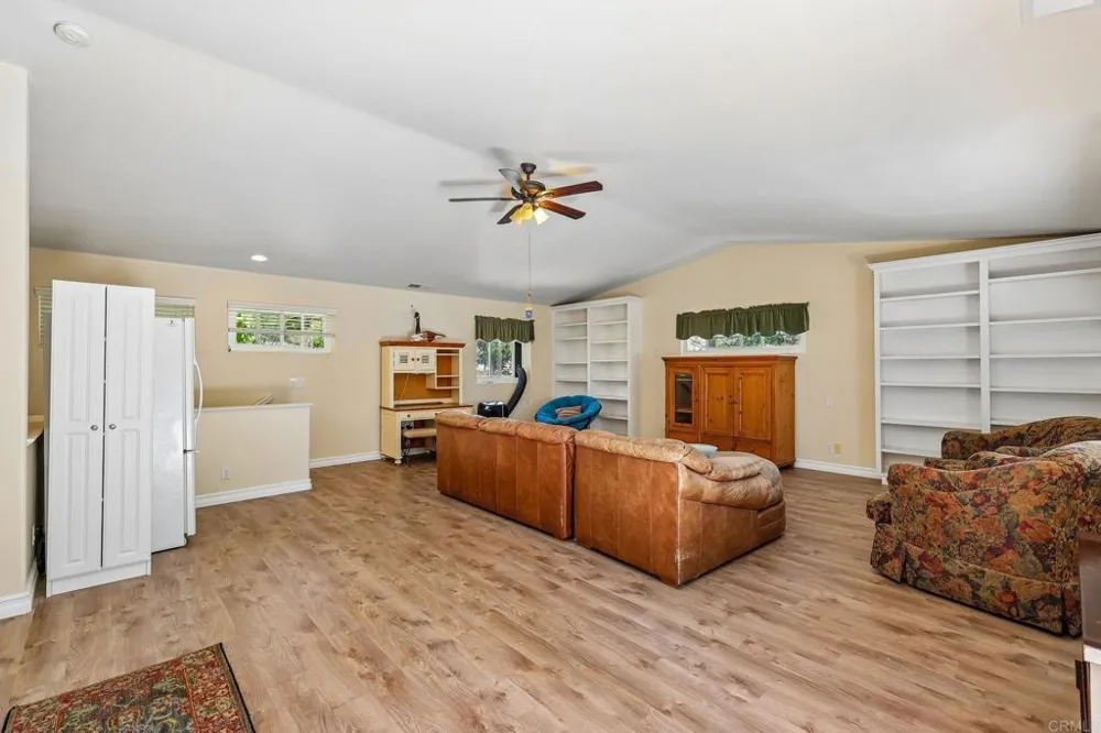 3129 Via Viejas Alpine, CA 91901