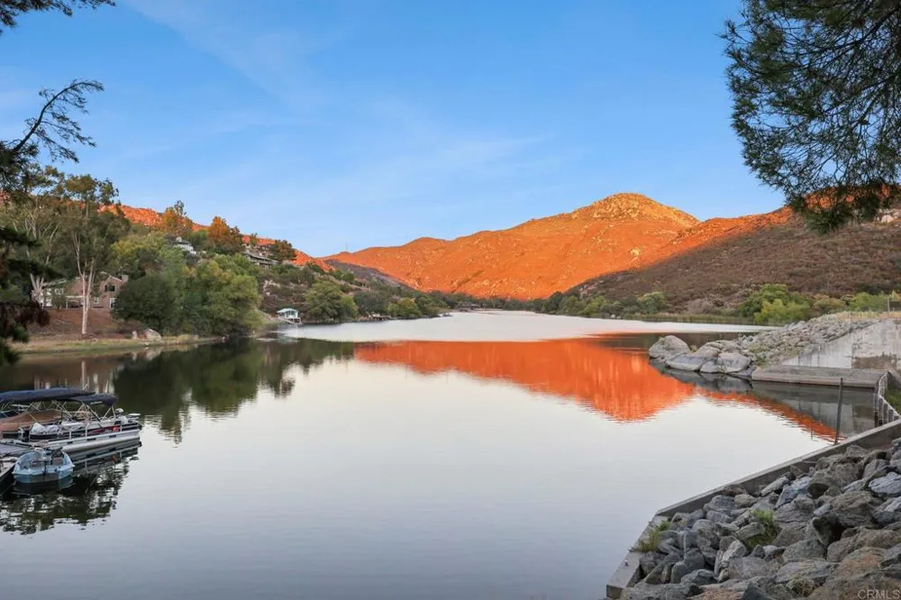 3129 Via Viejas Alpine, CA 91901