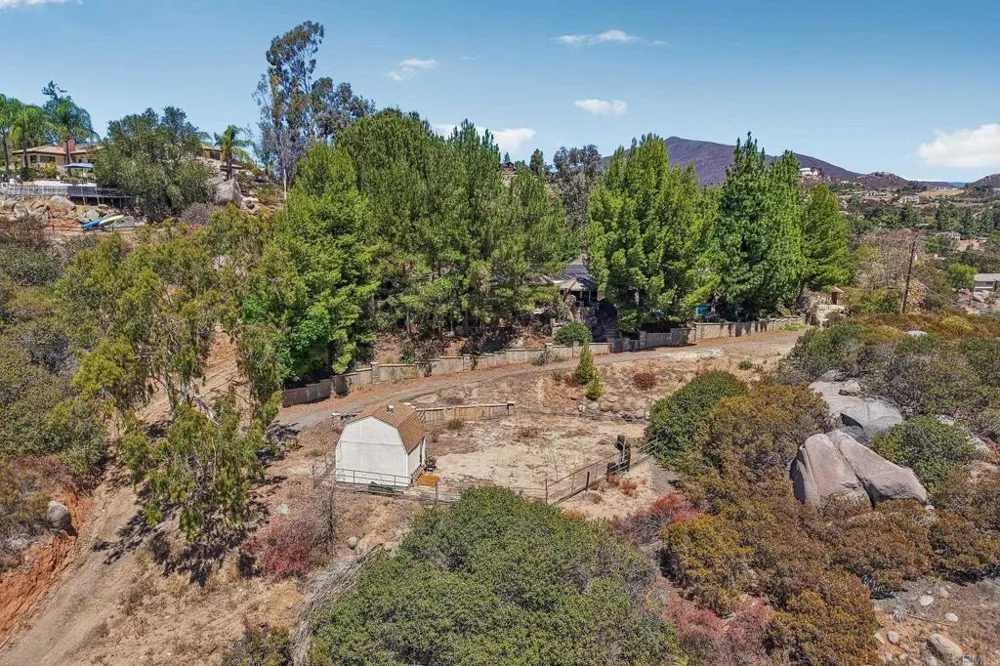 3129 Via Viejas Alpine, CA 91901