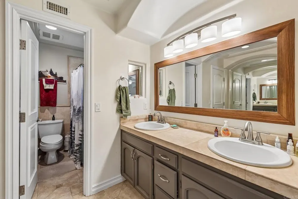3129 Via Viejas Alpine, CA 91901