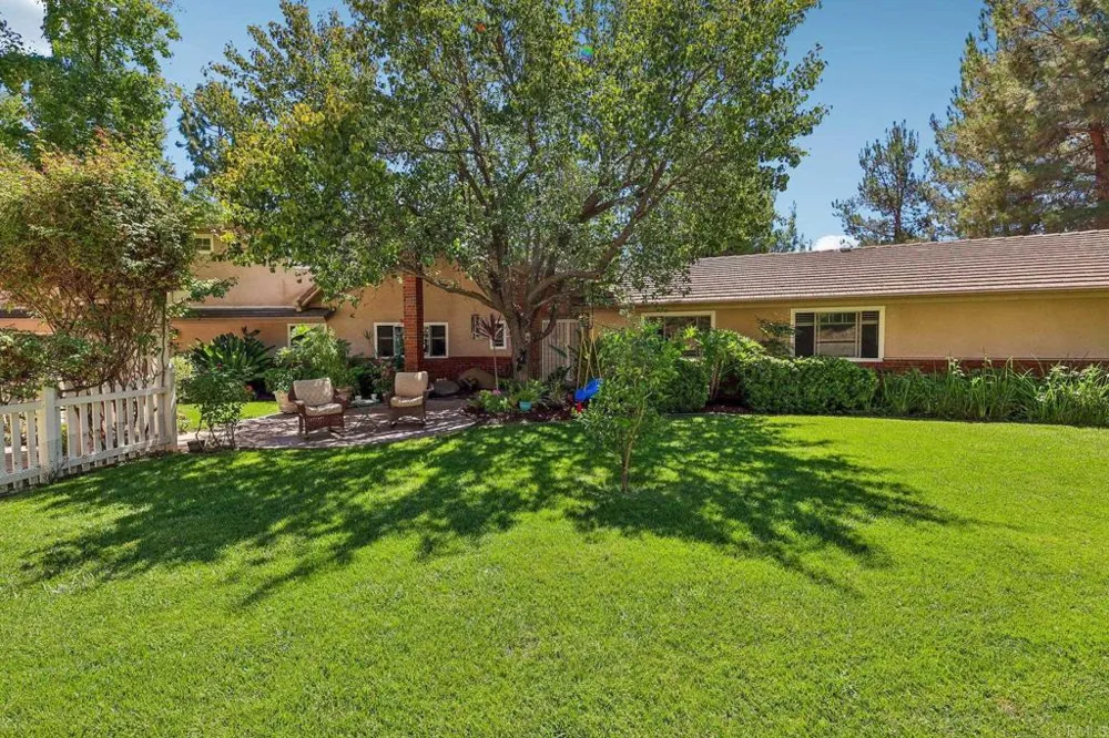 3129 Via Viejas Alpine, CA 91901