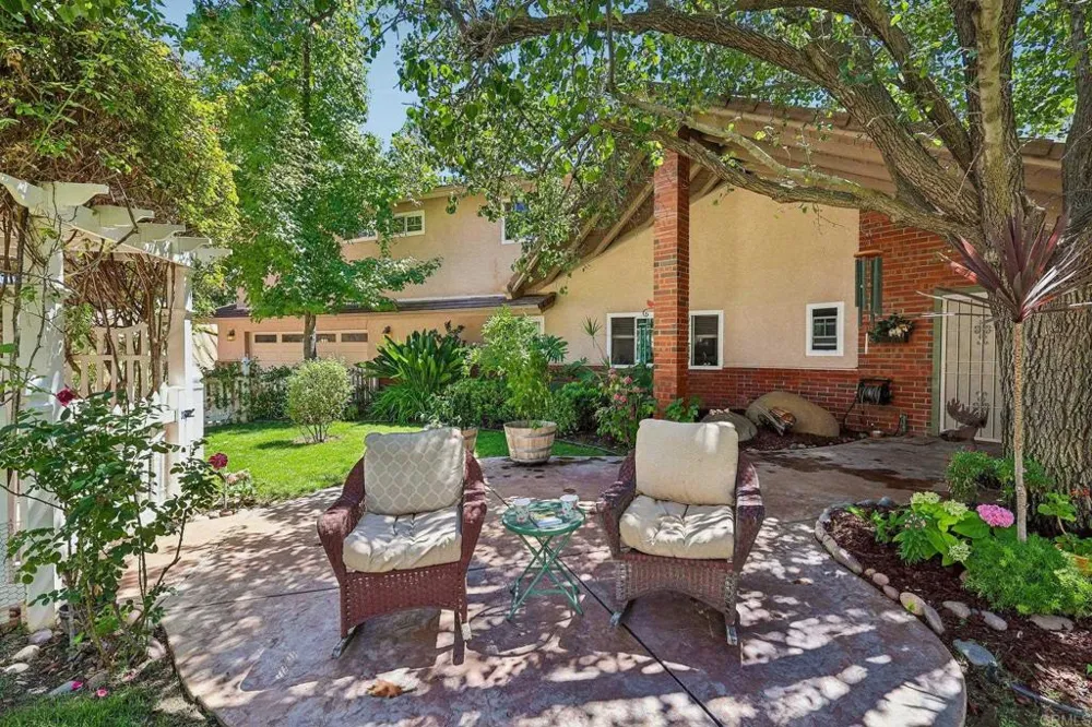3129 Via Viejas Alpine, CA 91901