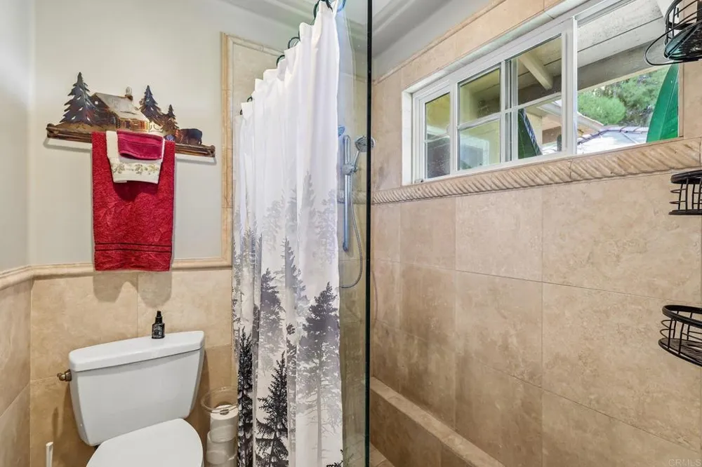 3129 Via Viejas Alpine, CA 91901