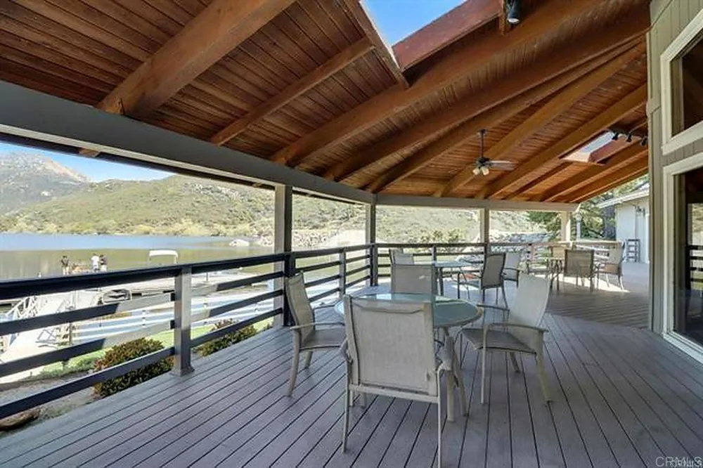 3129 Via Viejas Alpine, CA 91901