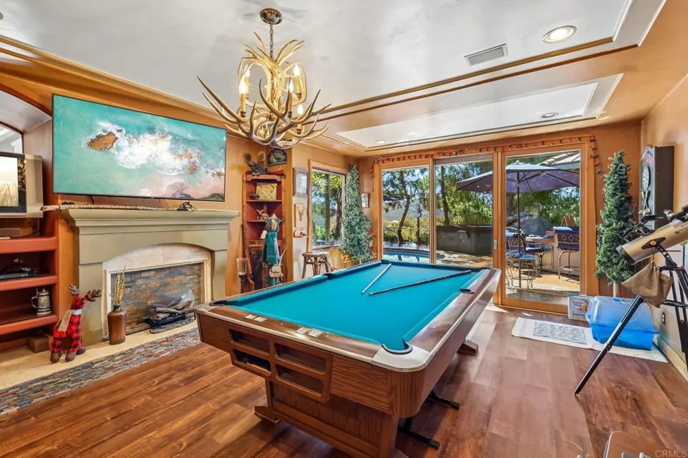 3129 Via Viejas Alpine, CA 91901